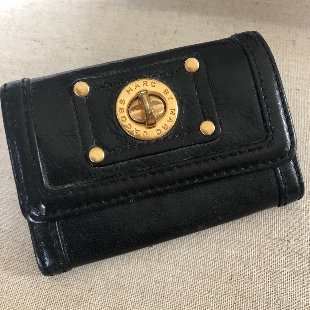 MARC BY MARC JACOBS Totally Turnlock caes wallet